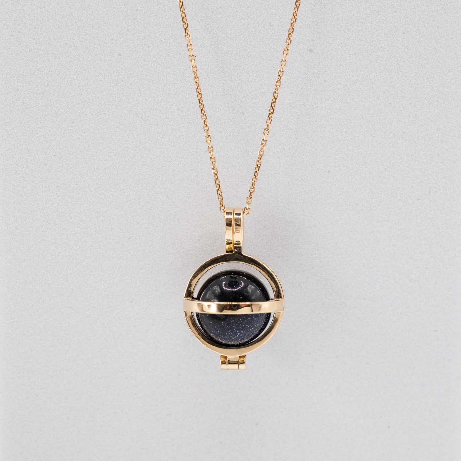18k Gold Blue Sandstone Keeper Pendant Necklace